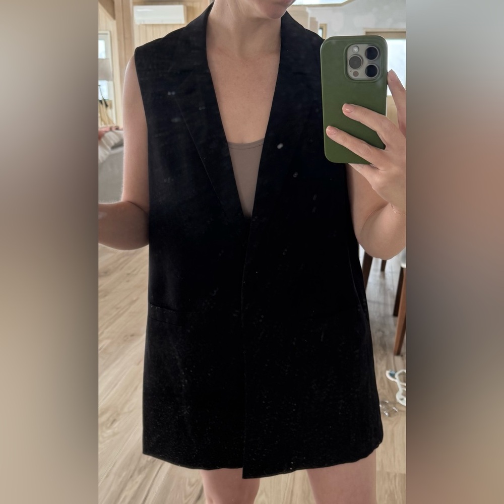 DR2 Black Vest with Leopard Print Interior